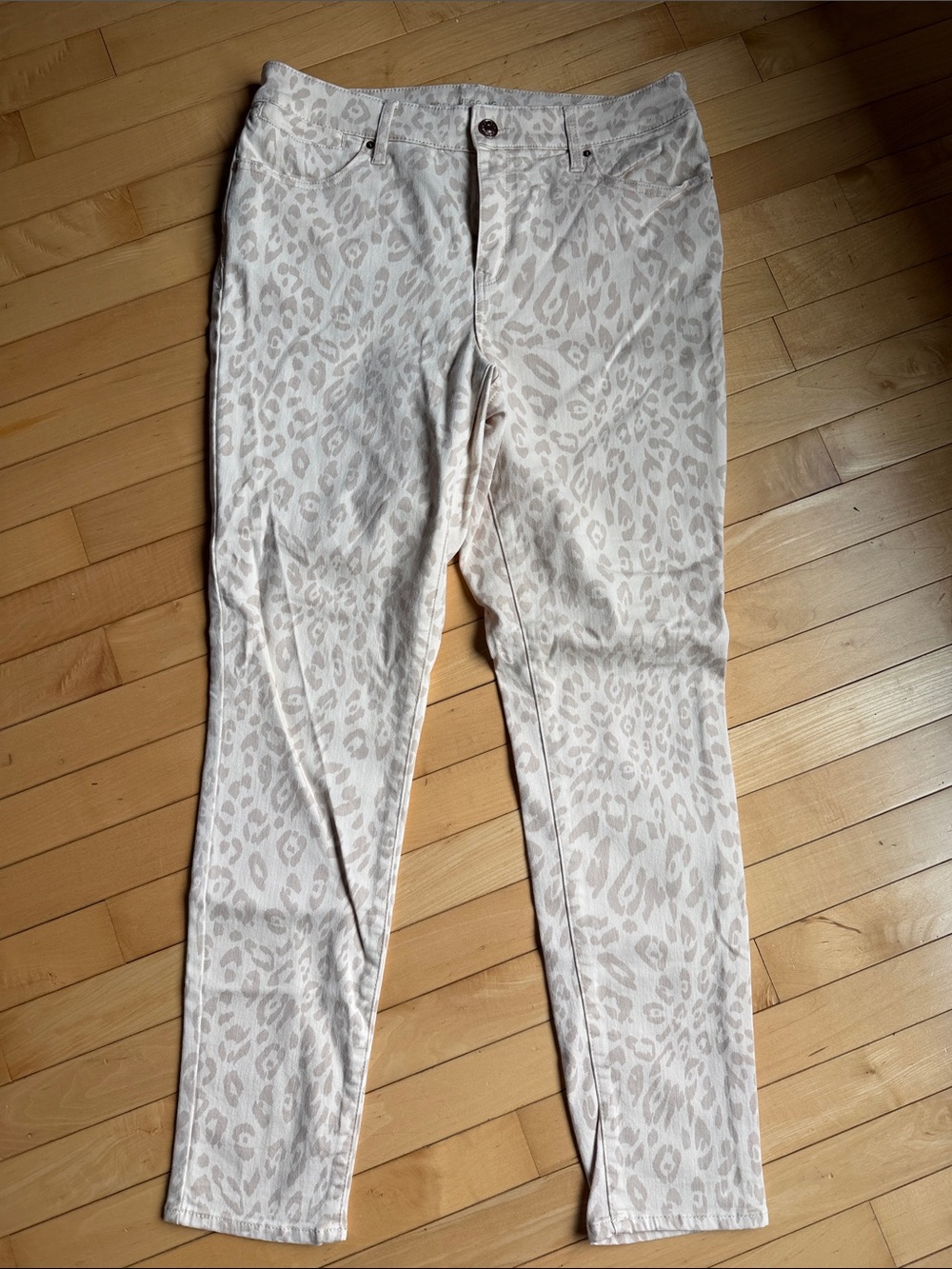 Cream Leopard Print Skinny Jeans chicos size 1.5